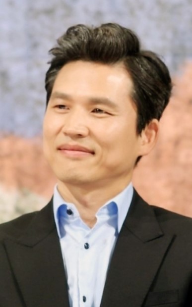 Kwak Jung Hwan Nationality, Age, Biography, Gender, Born, Kwak Jung Hwan is a South Korean director.