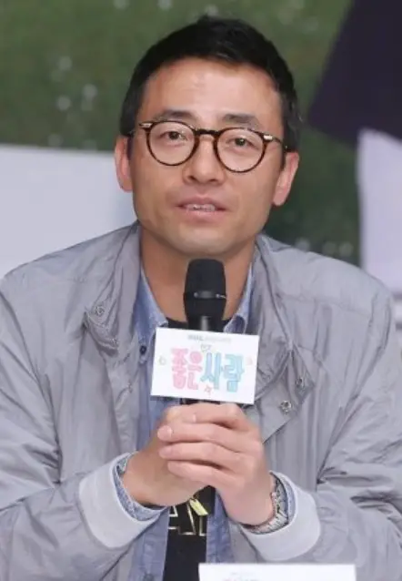 Kim Heung Dong Nationality, Biography, Age, Born, Gender, Kim Heung Dong is a South Korean director.