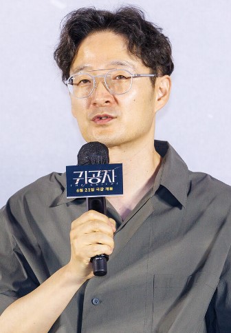 Park Hoon Jung Biography, Nationality, Age, Born, Gender, Park Hoon Jung is a South Korean film director.