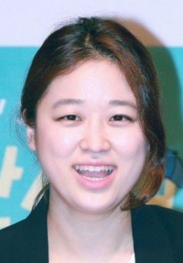 Shim Na Yeon Nationality, Born, Gender, Age, Biography, Shim Na Yeon is a South Korean director.